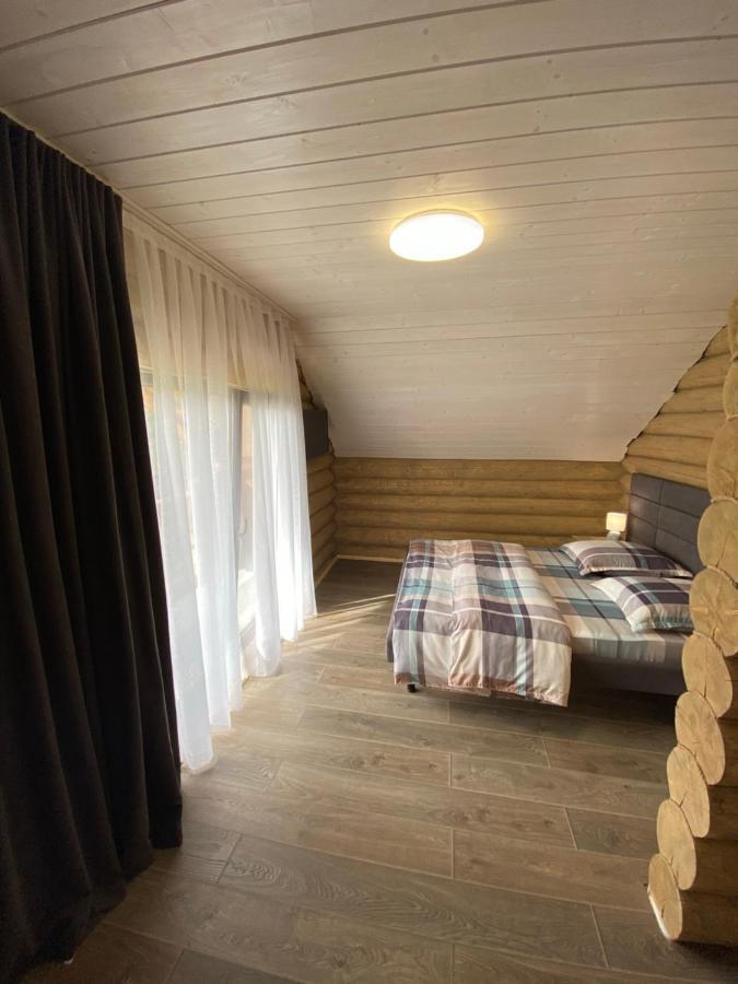 Чотири сезони Hotel Изки Екстериор снимка