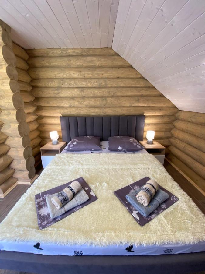 Чотири сезони Hotel Изки Екстериор снимка