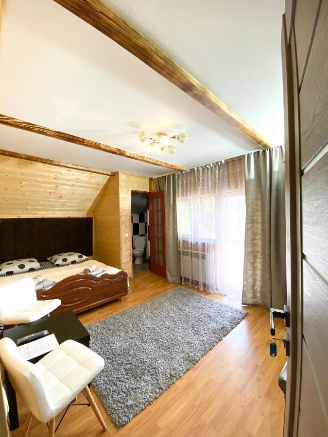 Чотири сезони Hotel Изки Екстериор снимка