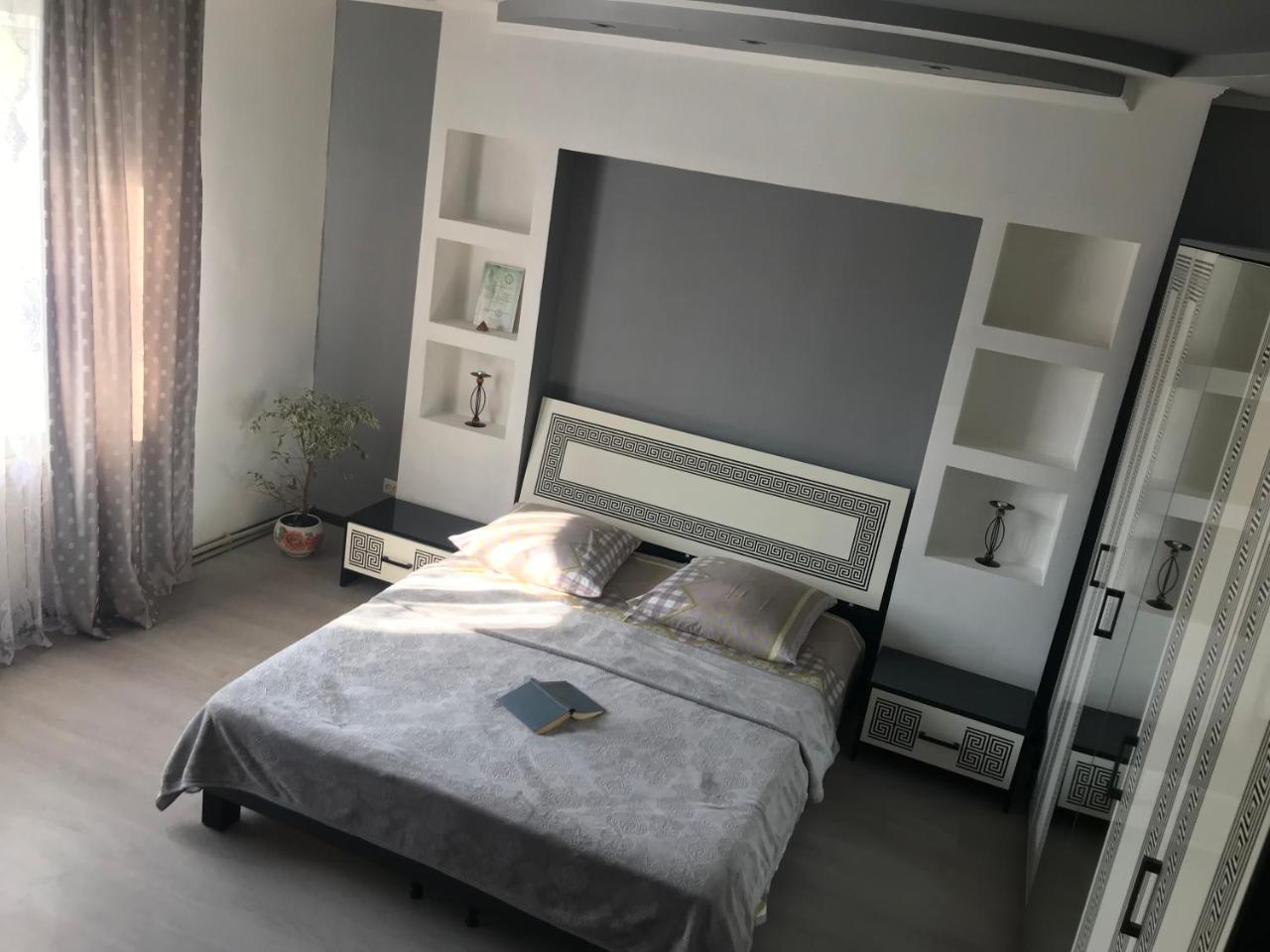 Чотири сезони Hotel Изки Екстериор снимка