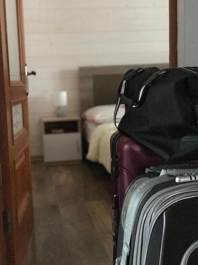 Чотири сезони Hotel Изки Екстериор снимка
