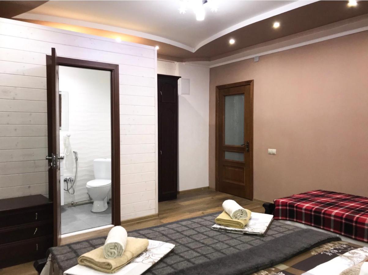 Чотири сезони Hotel Изки Екстериор снимка